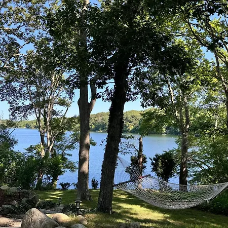 Lakeside Haven Retreat